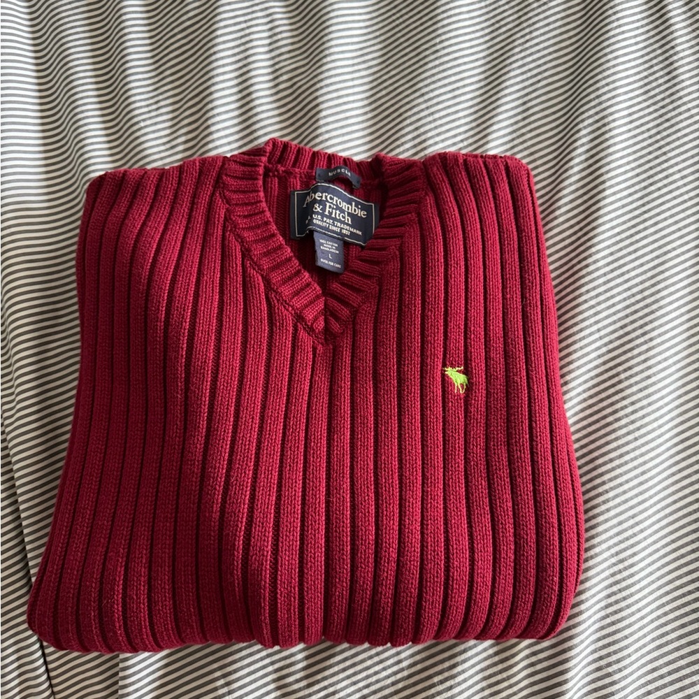 Abercrombie & Fitch Burgundy V-Neck Sweater